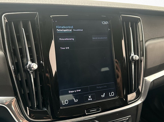 Volvo V90 27 of 30