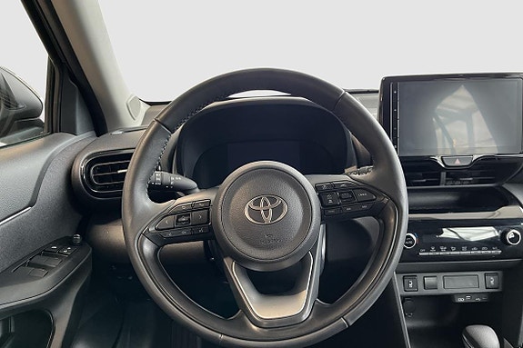 Toyota Yaris Cross 10 of 12