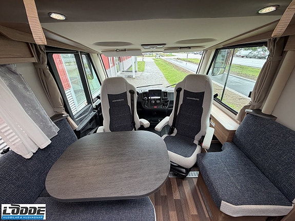 Weinsberg CaraCore 700 MEG 6 of 16