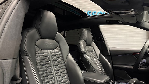 Audi RS Q8 12 of 30