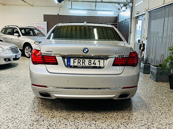 BMW 740d 5 of 27
