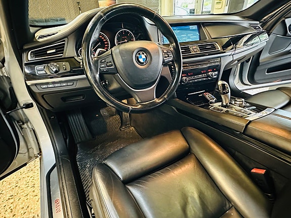 BMW 740d 10 of 27