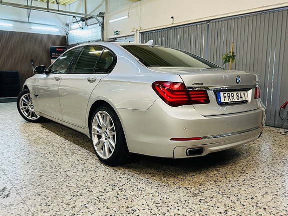 BMW 740d 4 of 27