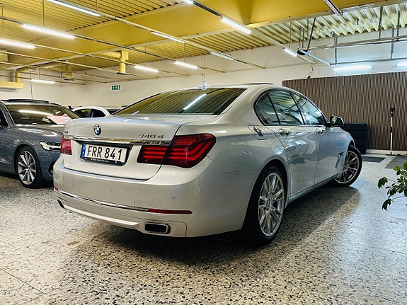 BMW 740d 3 of 27