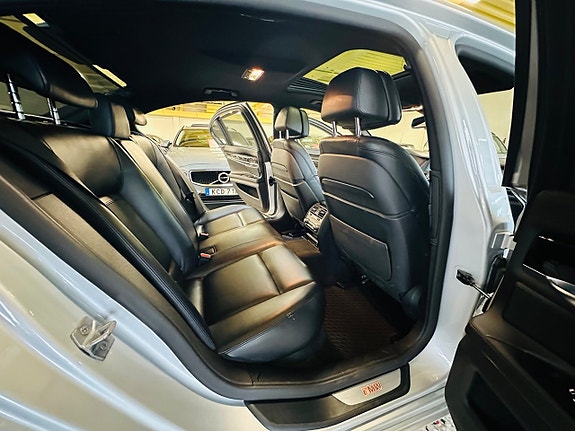 BMW 740d 17 of 27