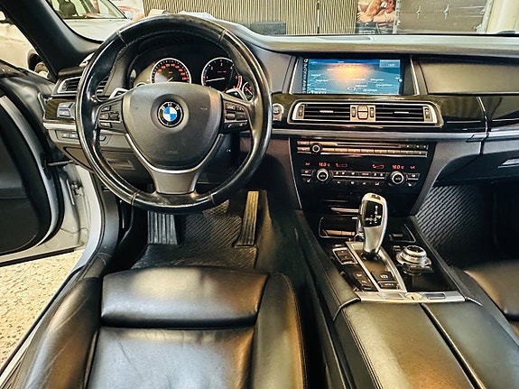 BMW 740d 9 of 27