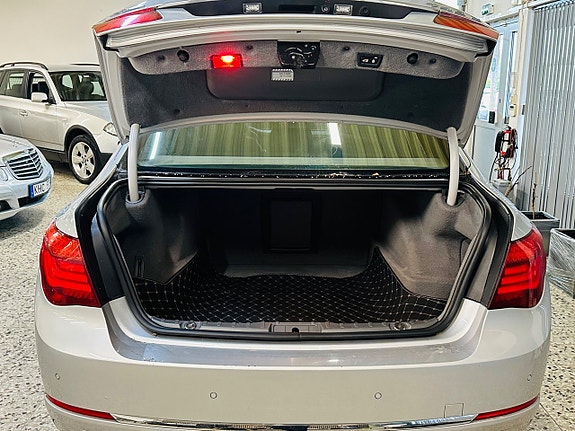 BMW 740d 6 of 27