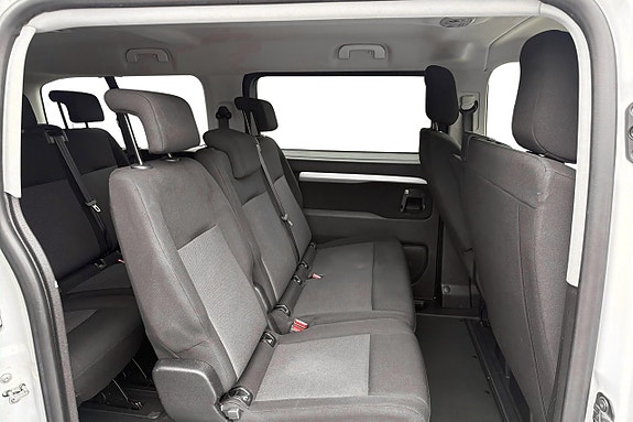 Peugeot Traveller 13 of 18