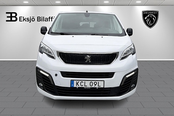 Peugeot Traveller 2 of 18