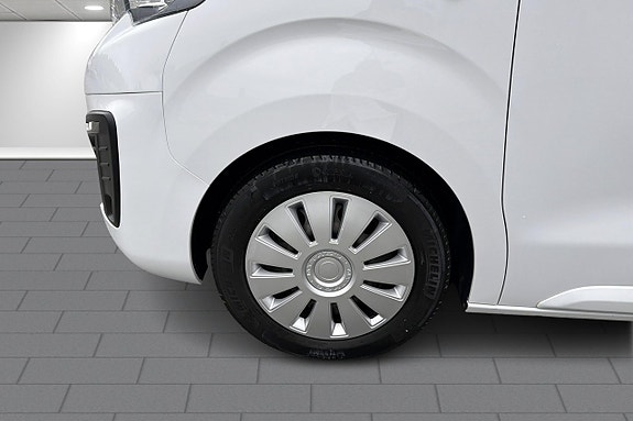 Peugeot Traveller 9 of 18