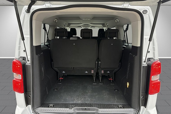 Peugeot Traveller 15 of 18