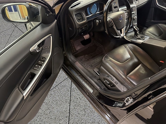 Volvo S60 18 of 30