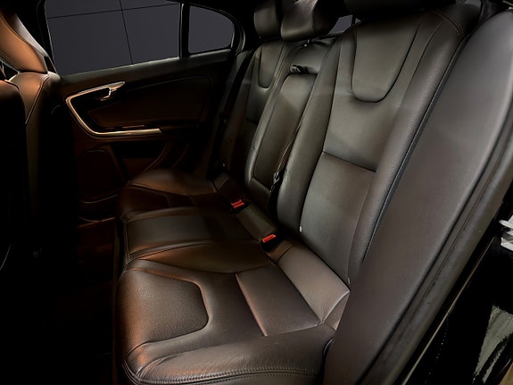 Volvo S60 22 of 30