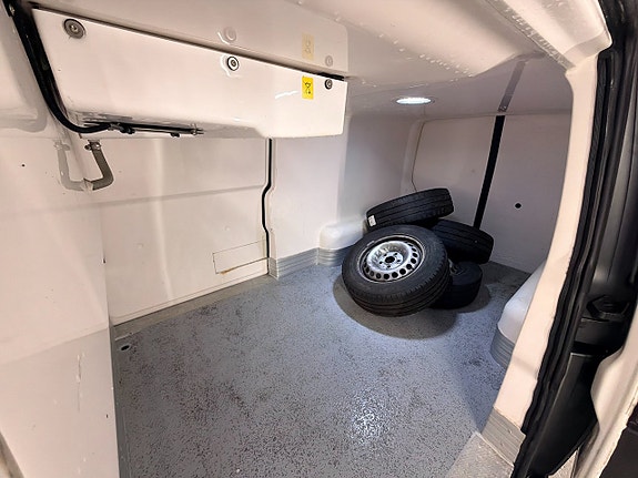 Volkswagen Transporter 4 of 22