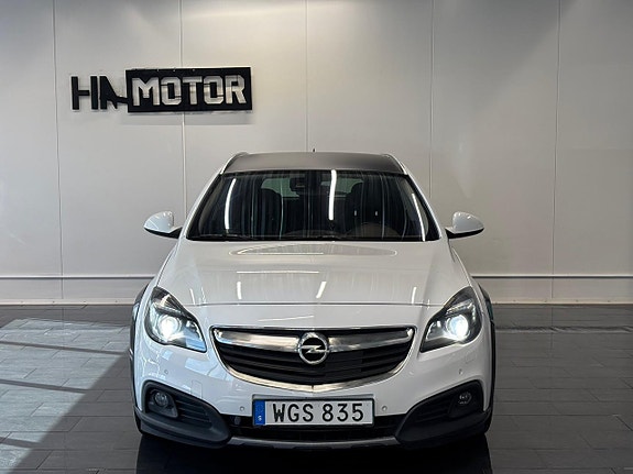 Opel Insignia Country Tourer 4 of 26