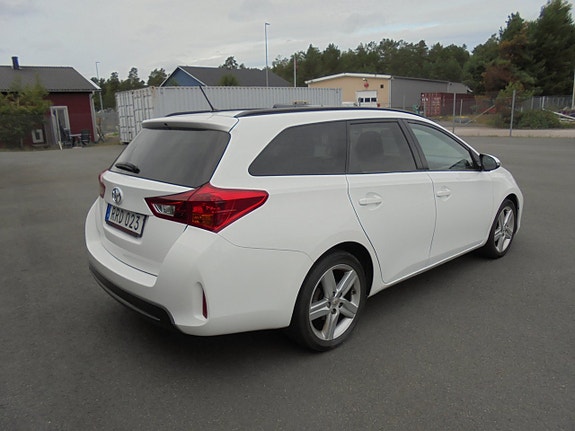 Toyota Auris 4 of 10
