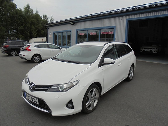 Toyota Auris 6 of 10
