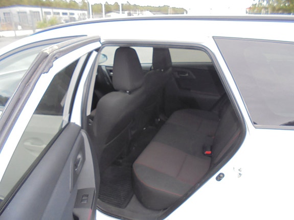 Toyota Auris 10 of 10