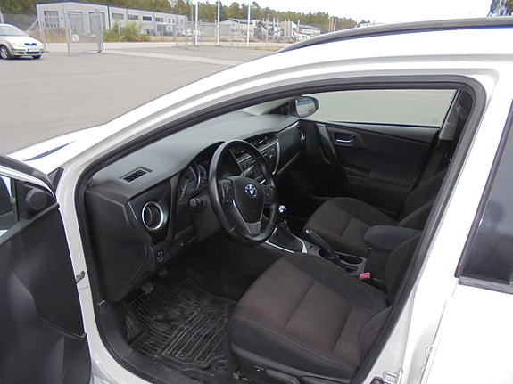Toyota Auris 9 of 10