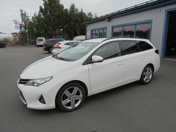 Toyota Auris 3 of 10
