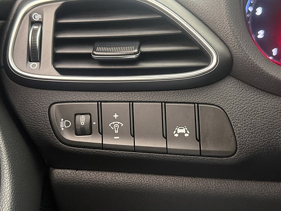 Hyundai i30 24 of 30