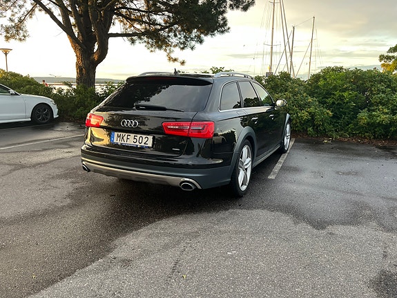 Audi A6 allroad 2 of 3