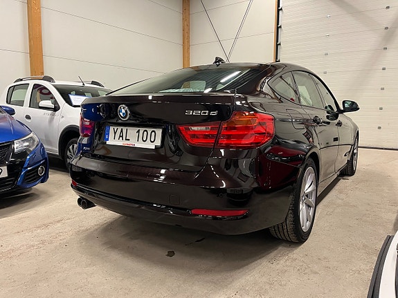 BMW 320d 3 of 13