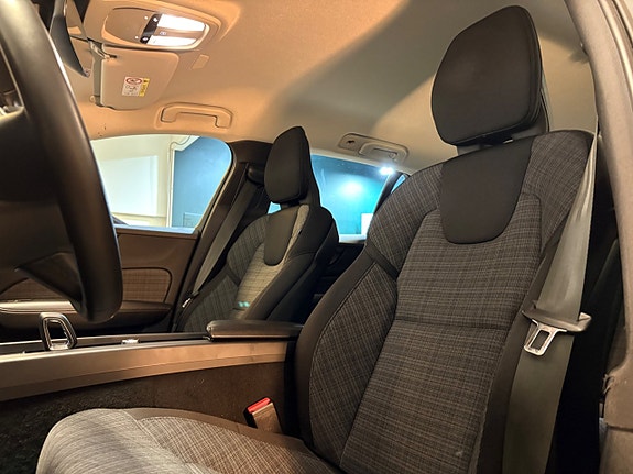 Volvo V60 10 of 26