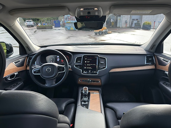 Volvo XC90 10 of 11