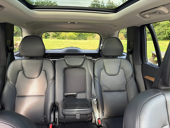 Volvo XC90 7 of 11