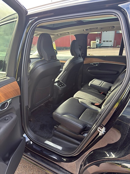 Volvo XC90 6 of 11