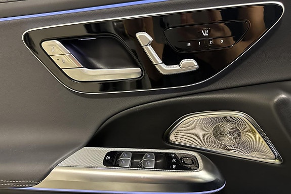Mercedes-Benz E400 e 9 of 21