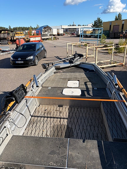 Fiskebåt Alloycraft J410 Yamaha 25hk 6 of 6