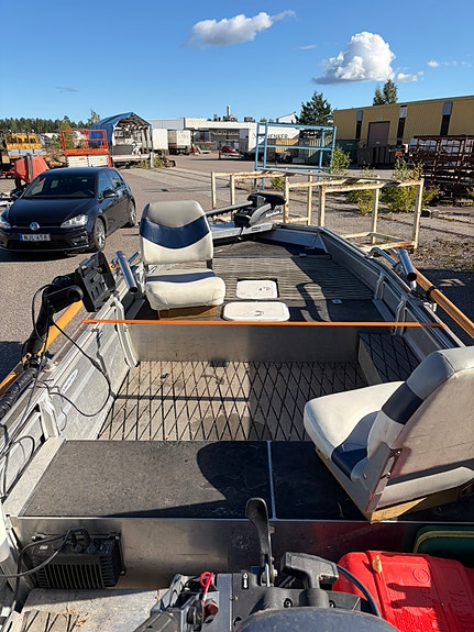 Fiskebåt Alloycraft J410 Yamaha 25hk 3 of 6