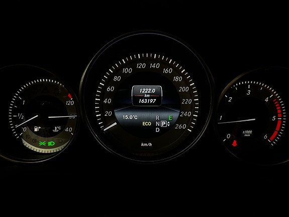 Mercedes-Benz E220 15 of 25