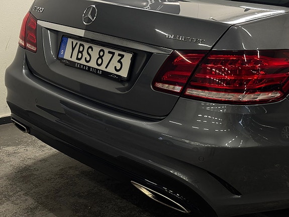 Mercedes-Benz E220 25 of 25