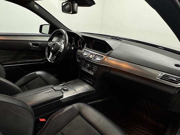 Mercedes-Benz E220 8 of 25