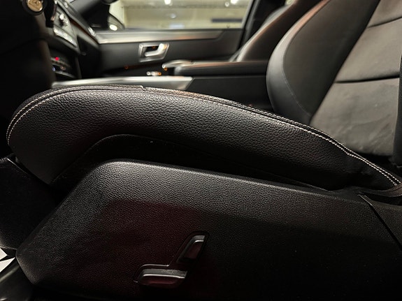 Mercedes-Benz E220 24 of 25