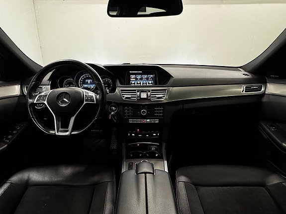 Mercedes-Benz E220 13 of 25