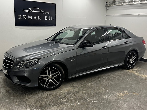 Mercedes-Benz E220 2 of 25
