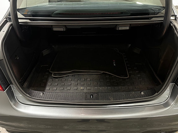 Mercedes-Benz E220 6 of 25