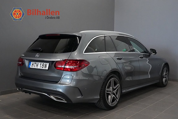 Mercedes-Benz C300 3 of 17