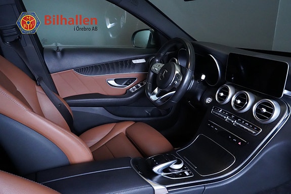 Mercedes-Benz C300 4 of 17