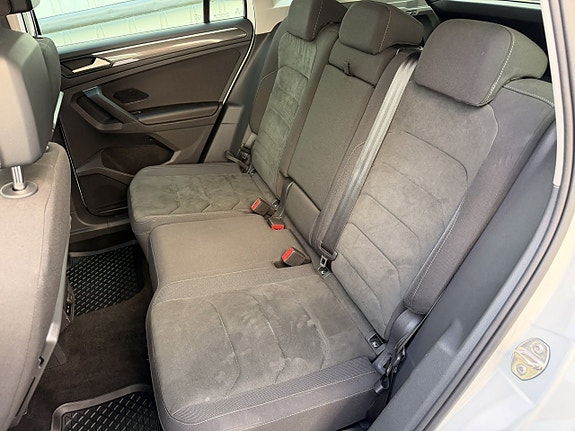 Volkswagen Tiguan 18 of 23