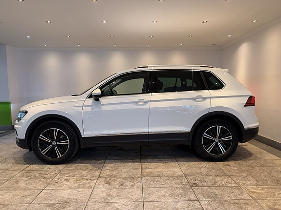 Volkswagen Tiguan 2 of 23