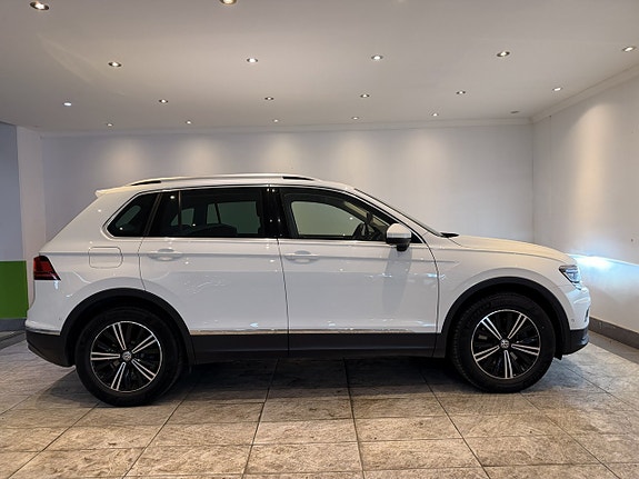 Volkswagen Tiguan 5 of 23
