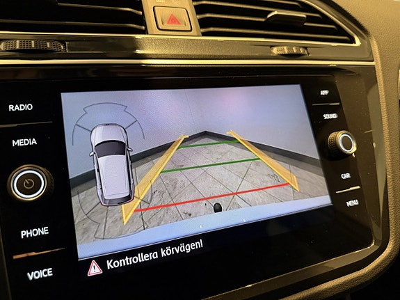 Volkswagen Tiguan 16 of 23