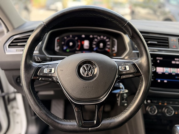Volkswagen Tiguan 12 of 23