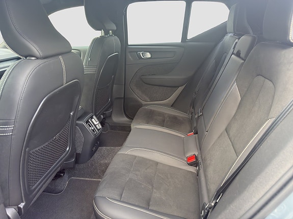 Volvo XC40 10 of 18