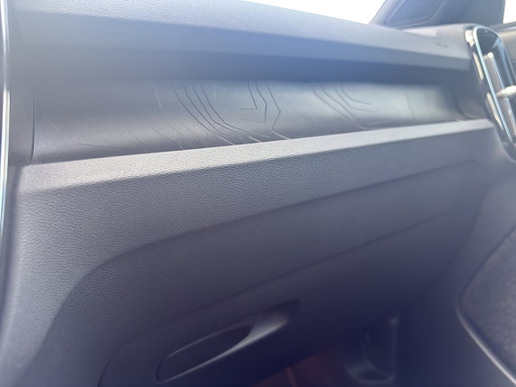 Volvo XC40 17 of 18
